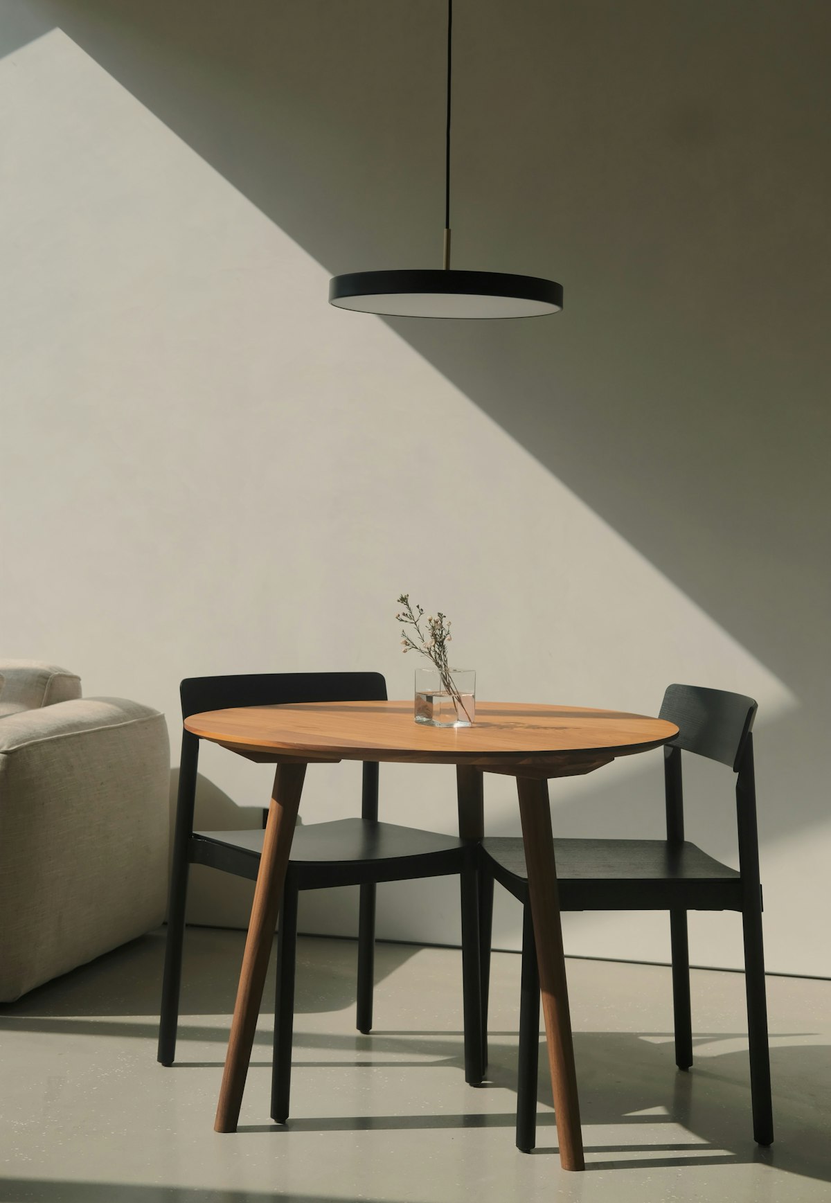 Terasos paruošimas vasarai: Šveitimas, plovimas ir geriausios alyvos pasirinkimas